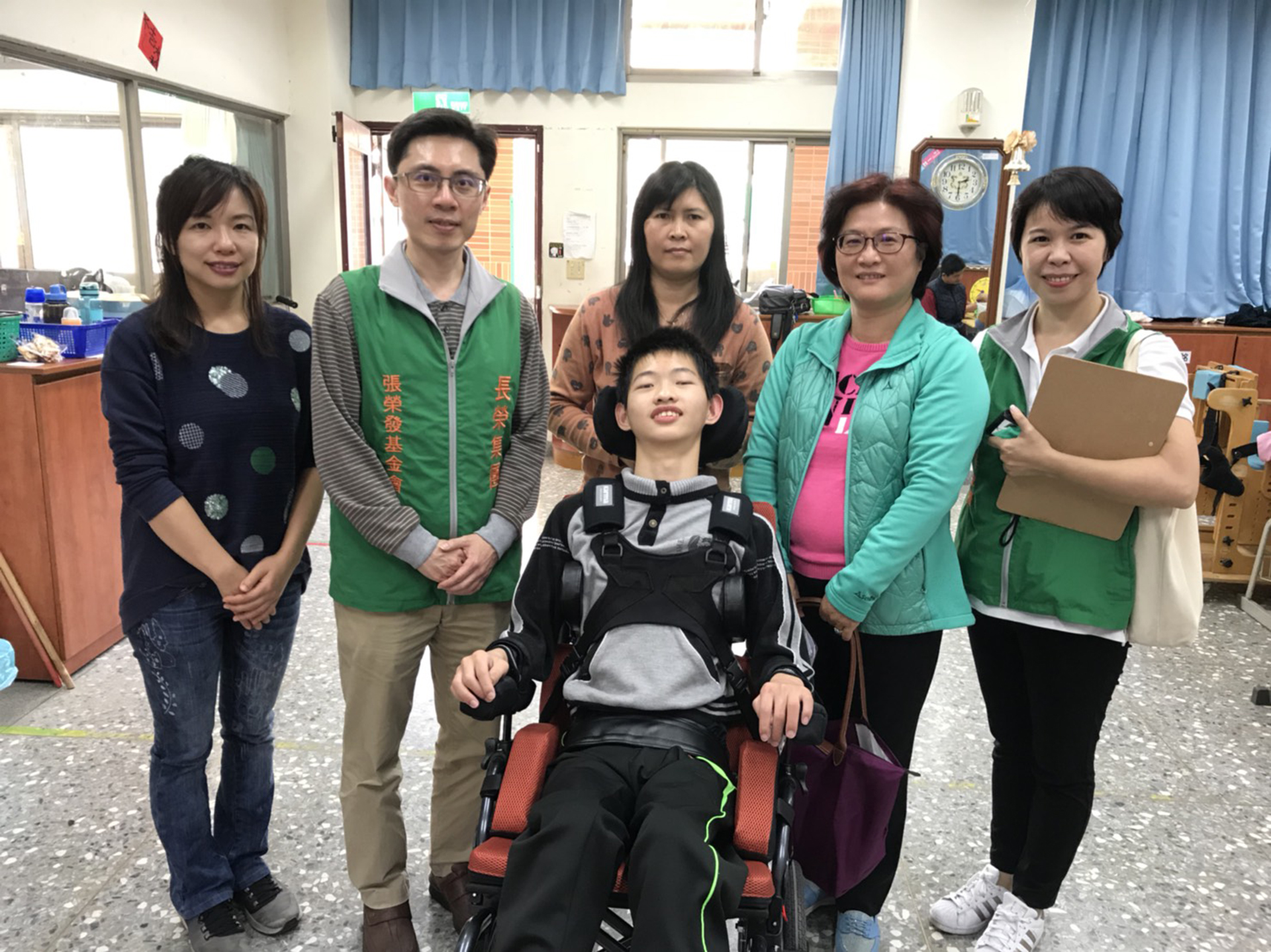 補助個案購置特製輪椅-與張榮發基金會共同服務